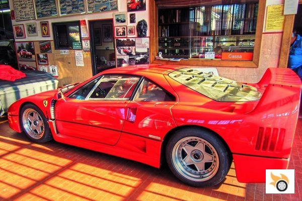 Hoy es el cumpleaños del Ferrari F40