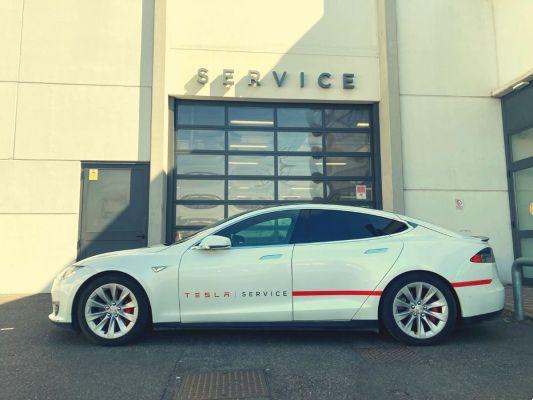 Trip to Tesla Service : comment fonctionne l'assistance électrique la plus technologique