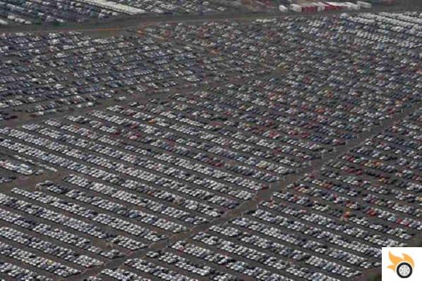 ¿Por qué no hay autos nuevos en los lotes?