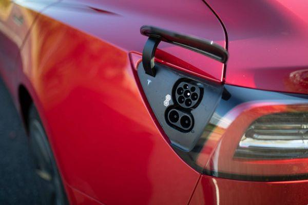 ¿Cuánto cuesta cambiar la batería de un coche eléctrico?