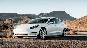 Aquí es donde está la rueda de repuesto del Tesla Model 3 (¿o no?)