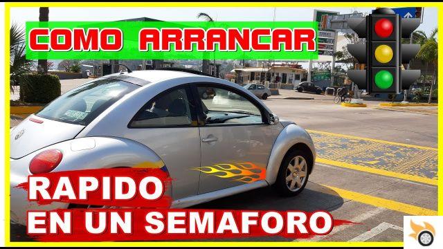 Cómo frenar correctamente en un semáforo