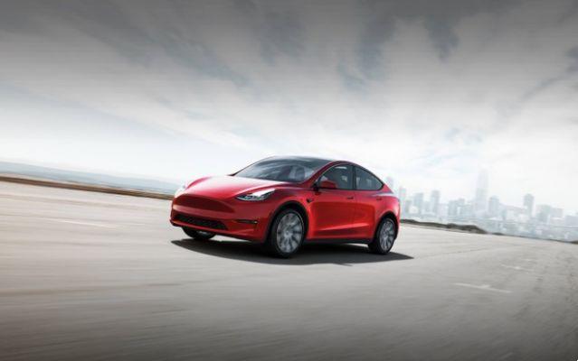 Tesla, virtual 