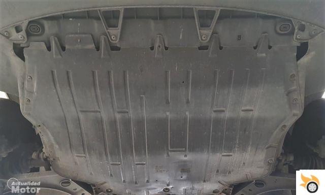 Las partes de un coche y su estructura: la parte de abajo del carro y el cubre cárter