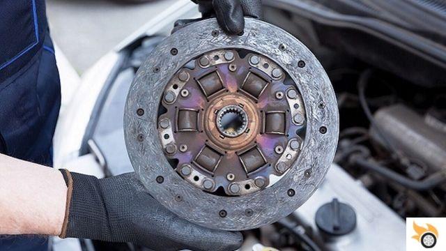 Problemas y síntomas relacionados con el embrague de un coche