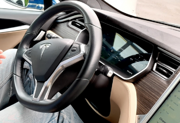 Fora de Tesla