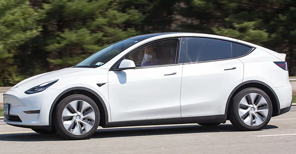 Tesla, activer le pilote automatique sans conducteur est possible (mais ne le faites pas)