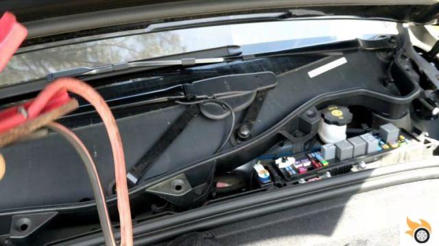 ¿Se puede iniciar un Tesla? [Guía paso por paso]