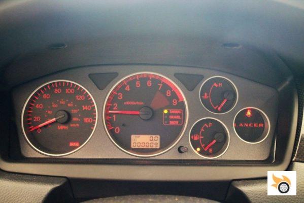 ¿Cuánto crees que cuesta un Mitsubishi Lancer Evolution IX a estrenar?