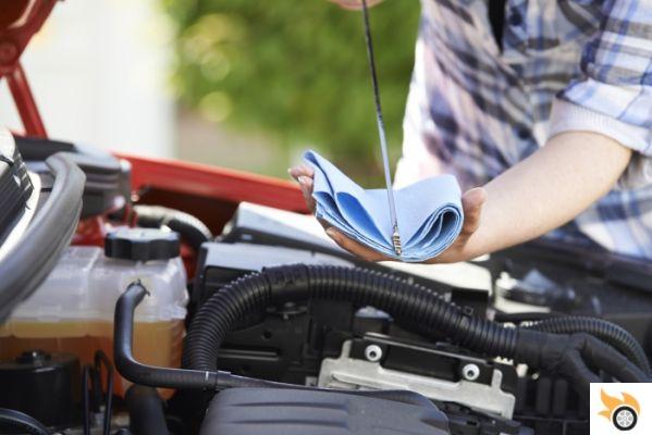 El nivel de aceite bajo en un coche: causas, consecuencias y soluciones