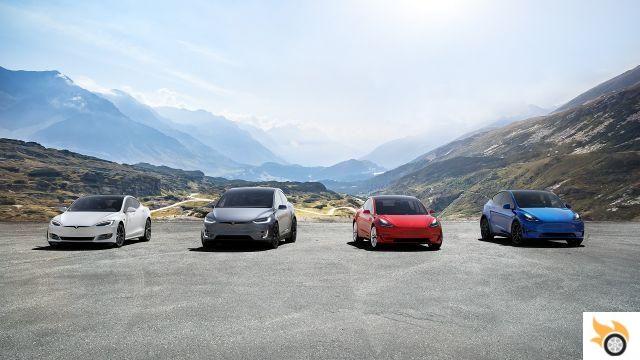 Tesla: juegos y unidades. Una personalización nerd perfecta