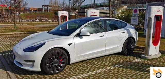 ¿Cuántos kilómetros duran los neumáticos Tesla Model 3?