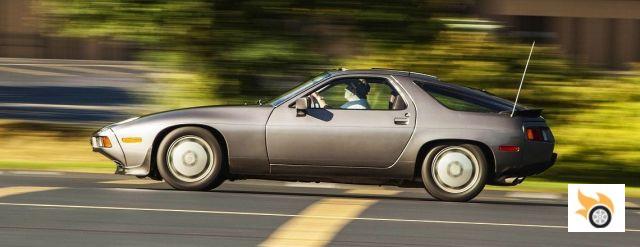 Porsche 928
