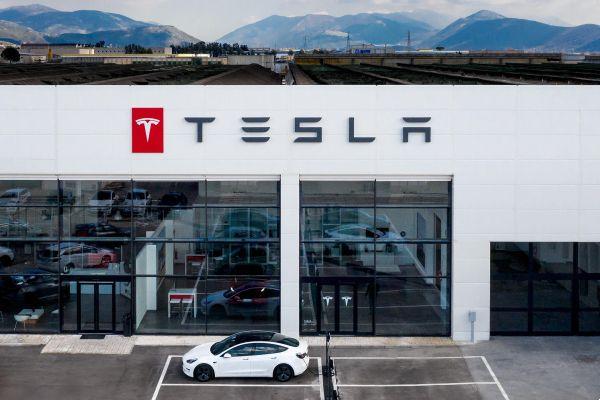 Por eso una decisión de Tesla ha enfurecido a sus clientes