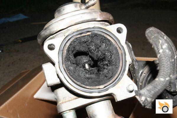 Clogged EGR valve: Symptoms and what to do