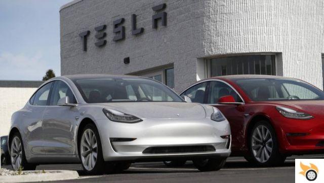 Garage Aprporta sans Homelink pour Tesla Model 3