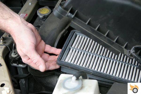 Cómo cambiar el filtro de aire de tu coche