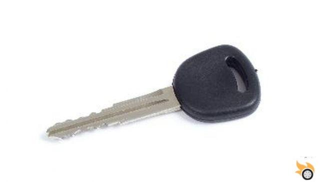 How to determine if your car key has a chip?