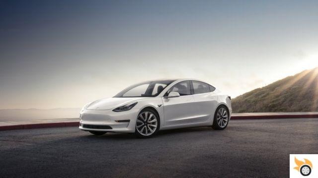 Tesla Model 3 : la Long Range 2021 dispose d'une batterie de 82 kWh - Pistonudos.com.it