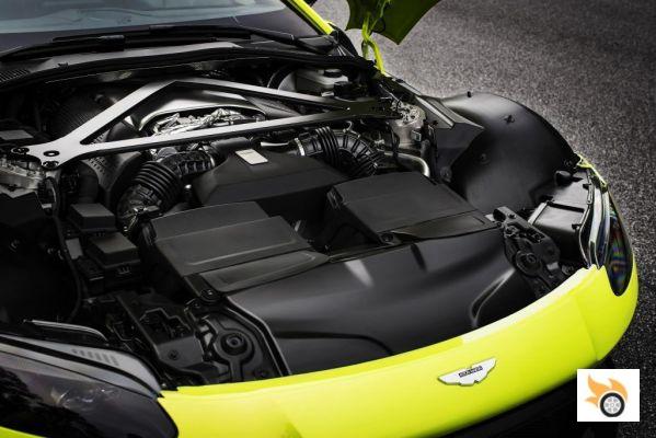 Aston Martin passe au V8 Biturbo avec la nouvelle Vantage