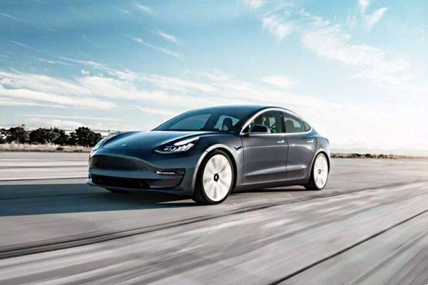 How to answer a phone call on Tesla Model 3 – Useful information