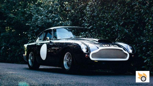 Como era o peso leve original do Aston Martin DB4 G.T.?