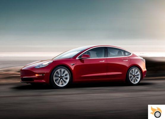 Probamos el Autopilot de Tesla en todo su potencial: ¿vale 7.500 euros?