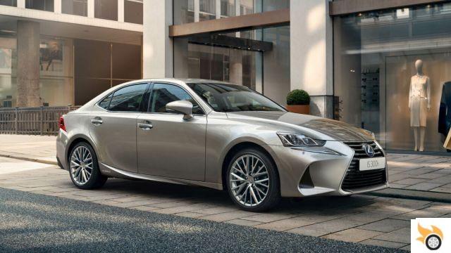 The Lexus IS 300h model: a quality hybrid option