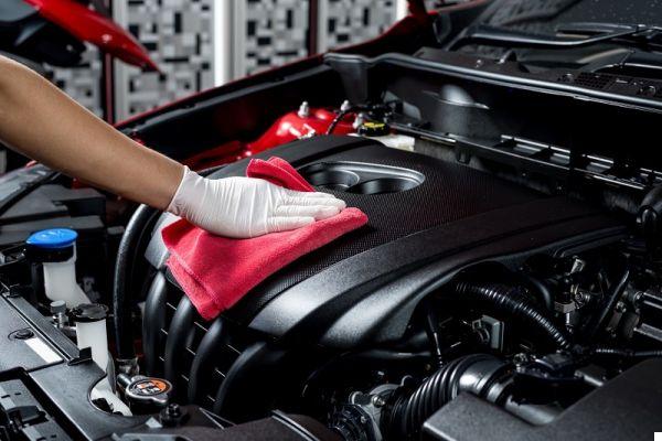 Como limpar o motor do carro com segurança e eficácia