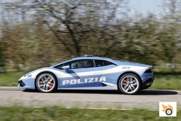 Lamborghini doa um Huracán à força policial italiana