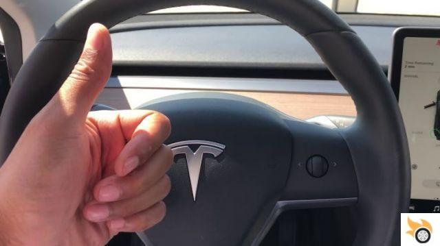 ¿Cuánto líquido lavaparabrisas tiene un Tesla?