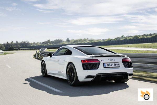 Audi R8 RWS: all the fun is left behind